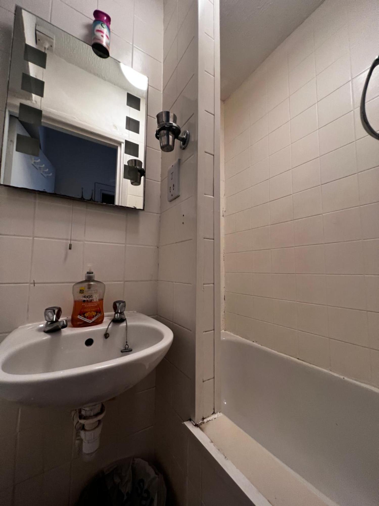 Hyde Park Studio Has Private Balcony With Tranquil Garden View London Exterior photo